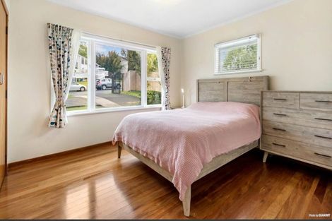 Photo of property in 27 Bruce Road, Glenfield, Auckland, 0629