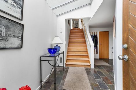 Photo of property in 32 Paremata Crescent, Paremata, Porirua, 5024