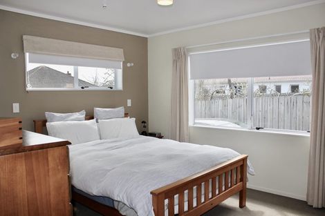 Photo of property in 142a Hutchinson Avenue, New Lynn, Auckland, 0600