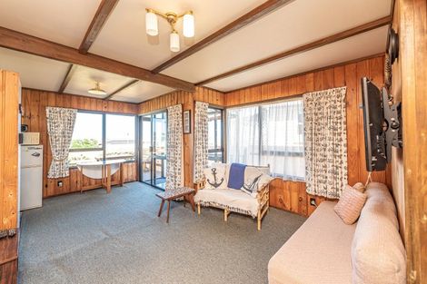 Photo of property in 22 Okiwa Terrace, Waiinu Beach, Wanganui, 4588