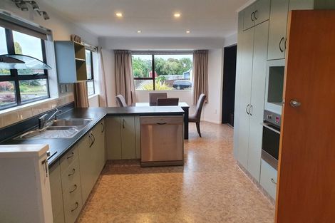 Photo of property in 6 Oldfield Place, Bulls, 4818