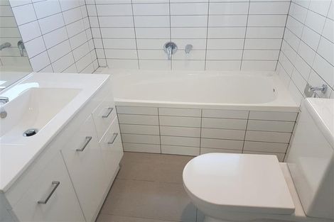 Photo of property in 4d Binsted Road, New Lynn, Auckland, 0600