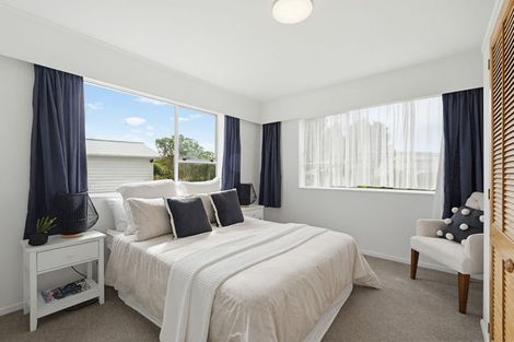 Photo of property in 77 Baylands Drive, Newlands, Wellington, 6037