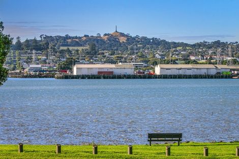 Photo of property in 1/11 Kiwi Esplanade, Mangere Bridge, Auckland, 2022