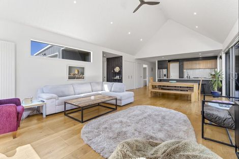 Photo of property in 22 Robrosa Street, Wanaka, 9305