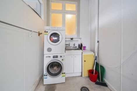 Photo of property in 43 Waihi Road, Hawera, 4610