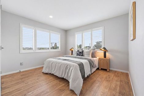 Photo of property in 17a Lake Pupuke Drive, Takapuna, Auckland, 0622