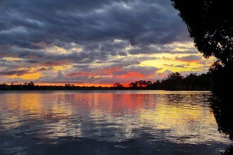 Photo of property in 15a Chatham Avenue, Paremoremo, Auckland, 0632