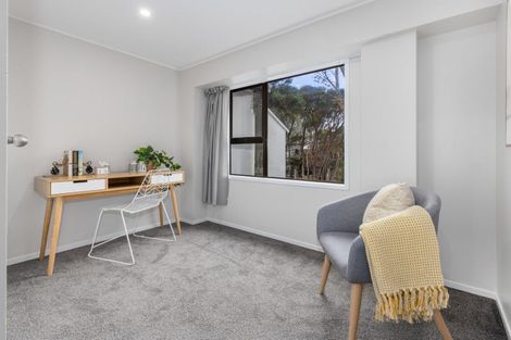 Photo of property in 25 Solander Place, Whitby, Porirua, 5024