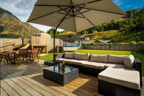 Photo of property in 7 Morepork Way, Arthurs Point, Queenstown, 9371