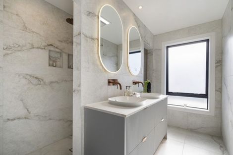 Photo of property in 20 Beach Road, Castor Bay, Auckland, 0620