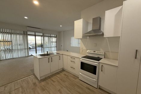 Photo of property in 85 Wade River Road, Stanmore Bay, Whangaparaoa, 0932