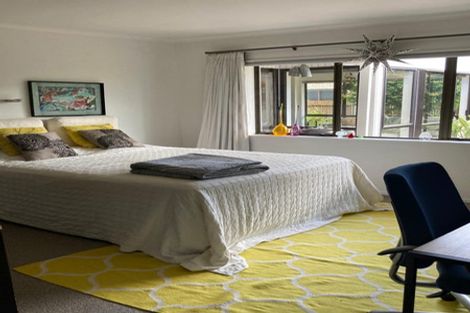 Photo of property in 5 Pendene Place, Forrest Hill, Auckland, 0620