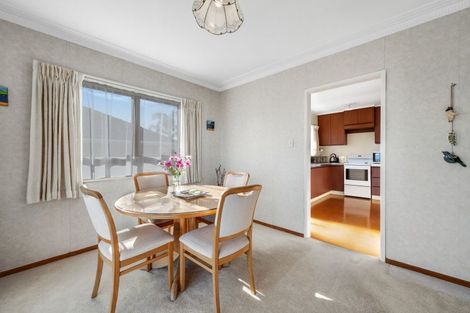 Photo of property in 41 Bradbury Road, Botany Downs, Auckland, 2010