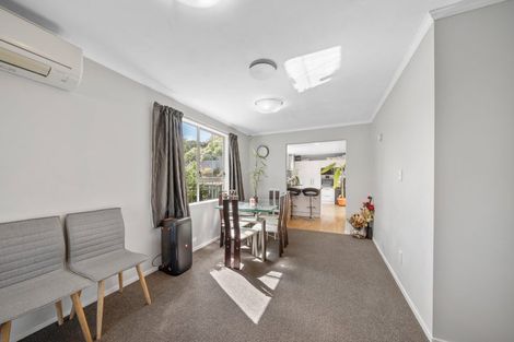 Photo of property in 5 Montserrat Place, Grenada Village, Wellington, 6037