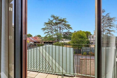 Photo of property in 1/52 Taharoto Road, Takapuna, Auckland, 0622
