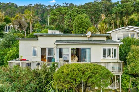 Photo of property in 25 Domain Crescent, Muriwai, Waimauku, 0881