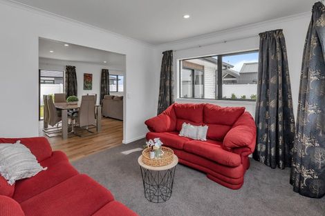 Photo of property in 46 Maturiki Drive, One Tree Point, 0118