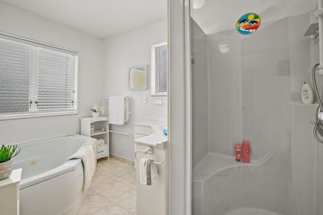 Photo of property in 6 Hamblyn Street, Strandon, New Plymouth, 4312