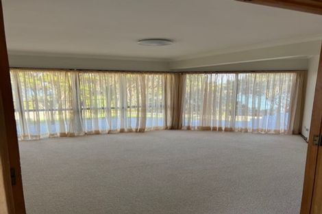 Photo of property in 9 Poaka Place, Beach Haven, Auckland, 0626