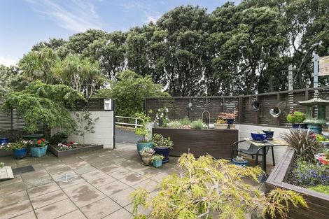 Photo of property in 1 Stowe Hill, Thorndon, Wellington, 6011