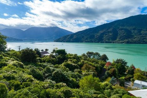 Photo of property in 581 Queen Charlotte Drive, Havelock, 7281