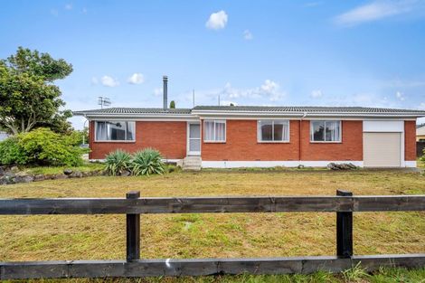 Photo of property in 1 Clouston Crescent, Fenton Park, Rotorua, 3010