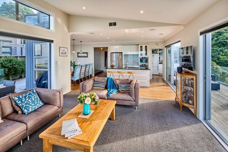 Photo of property in 10 Hervey Way, Kaiwharawhara, Wellington, 6035