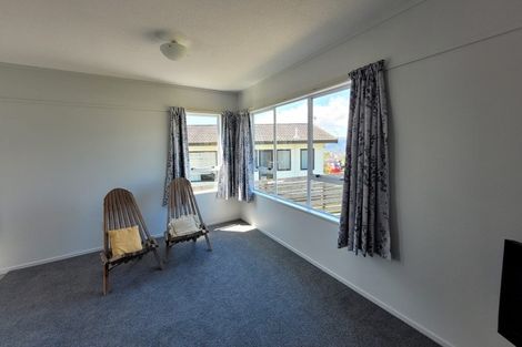 Photo of property in 22 Jasmine Grove, Maungaraki, Lower Hutt, 5010