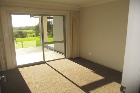 Photo of property in 63 Manakau Heights Drive, Manakau, Otaki, 5583