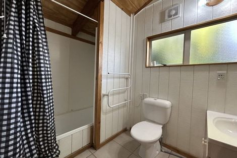 Photo of property in 30a Mackinnon Terrace, Sunshine Bay, Queenstown, 9300