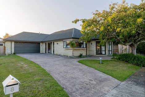 Photo of property in 8 Rothesay Place, Highbury, Palmerston North, 4412