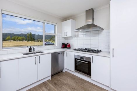 Photo of property in 24 Gallipoli Road, Trentham, Upper Hutt, 5018