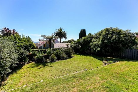 Photo of property in 6 Lismore Street, Strandon, New Plymouth, 4312