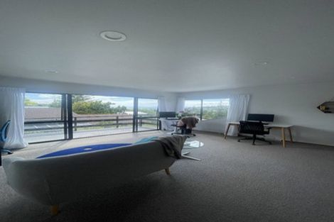 Photo of property in 2/16 Kiteroa Terrace, Rothesay Bay, Auckland, 0630