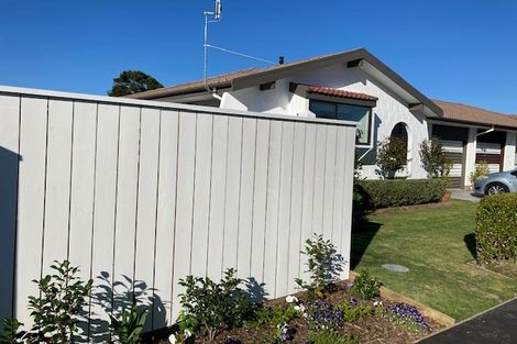 Photo of property in 2/98 Merrin Street, Avonhead, Christchurch, 8042