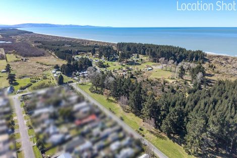 Photo of property in 29 Stalkers Road, Woodend Beach, Woodend, 7691