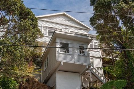 Photo of property in 80 Kelburn Parade, Kelburn, Wellington, 6012