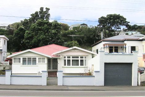 Photo of property in 27 The Parade, Island Bay, Wellington, 6023