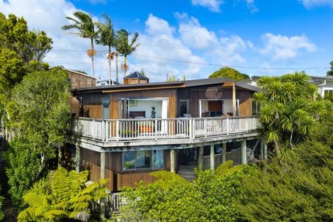 Photo of property in 4 Bay View Road, Raglan, 3225