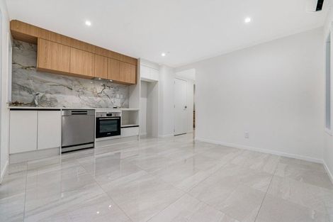 Photo of property in 1/7 Glen Road, Ranui, Auckland, 0612