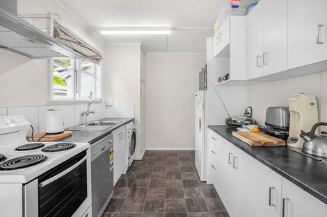 Photo of property in 200 Waddington Drive, Naenae, Lower Hutt, 5011