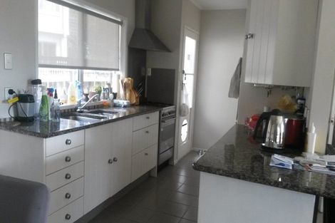 Photo of property in 1/236 Glamorgan Drive, Northcross, Auckland, 0630