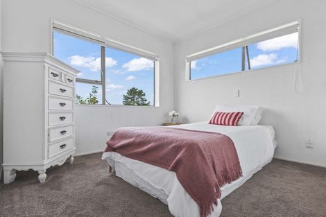 Photo of property in 1/170 Stapleford Crescent, Browns Bay, Auckland, 0630