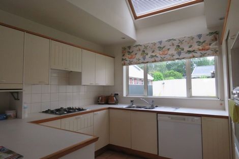 Photo of property in 2/271 Memorial Avenue, Burnside, Christchurch, 8053