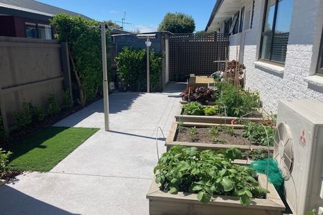 Photo of property in 2/98 Merrin Street, Avonhead, Christchurch, 8042