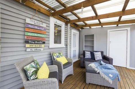 Photo of property in 28 Hair Street, Marton, 4710