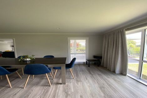 Photo of property in 28 Queen Street, Cambridge, 3434