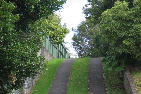 Photo of property in 10 Hilling Street, Titirangi, Auckland, 0604