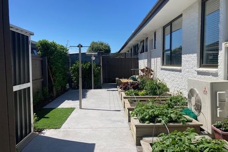 Photo of property in 2/98 Merrin Street, Avonhead, Christchurch, 8042